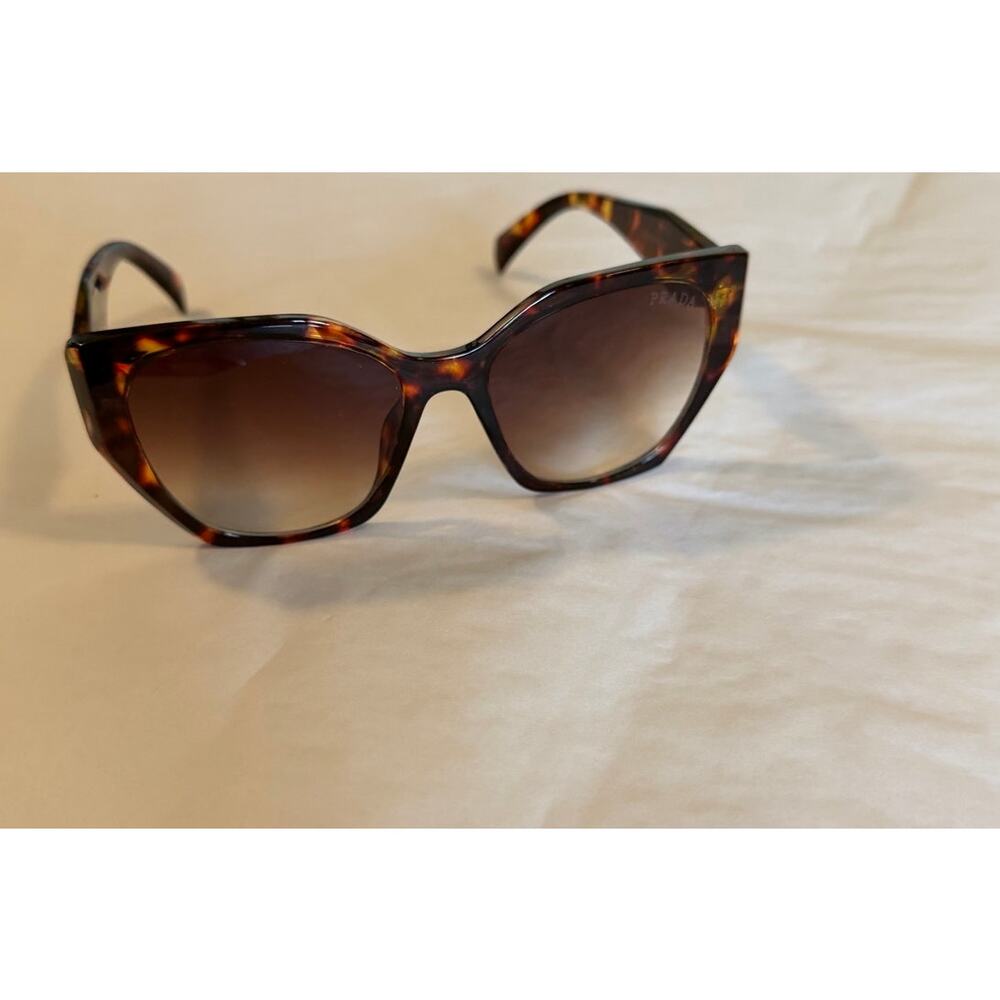 Prada Havana / Tortiseshell 52 16 142 Sunglasses - Like new - Picture 4 of 10